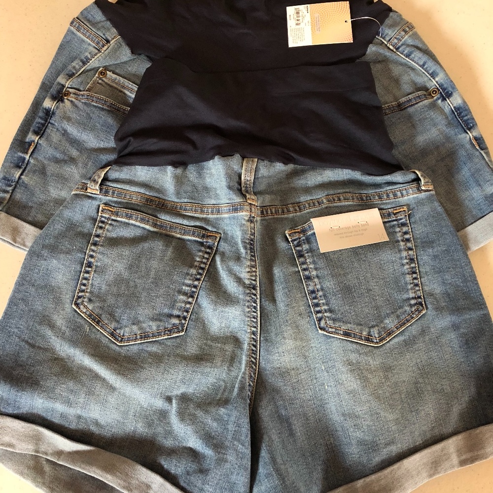 Maternity shorts size 14